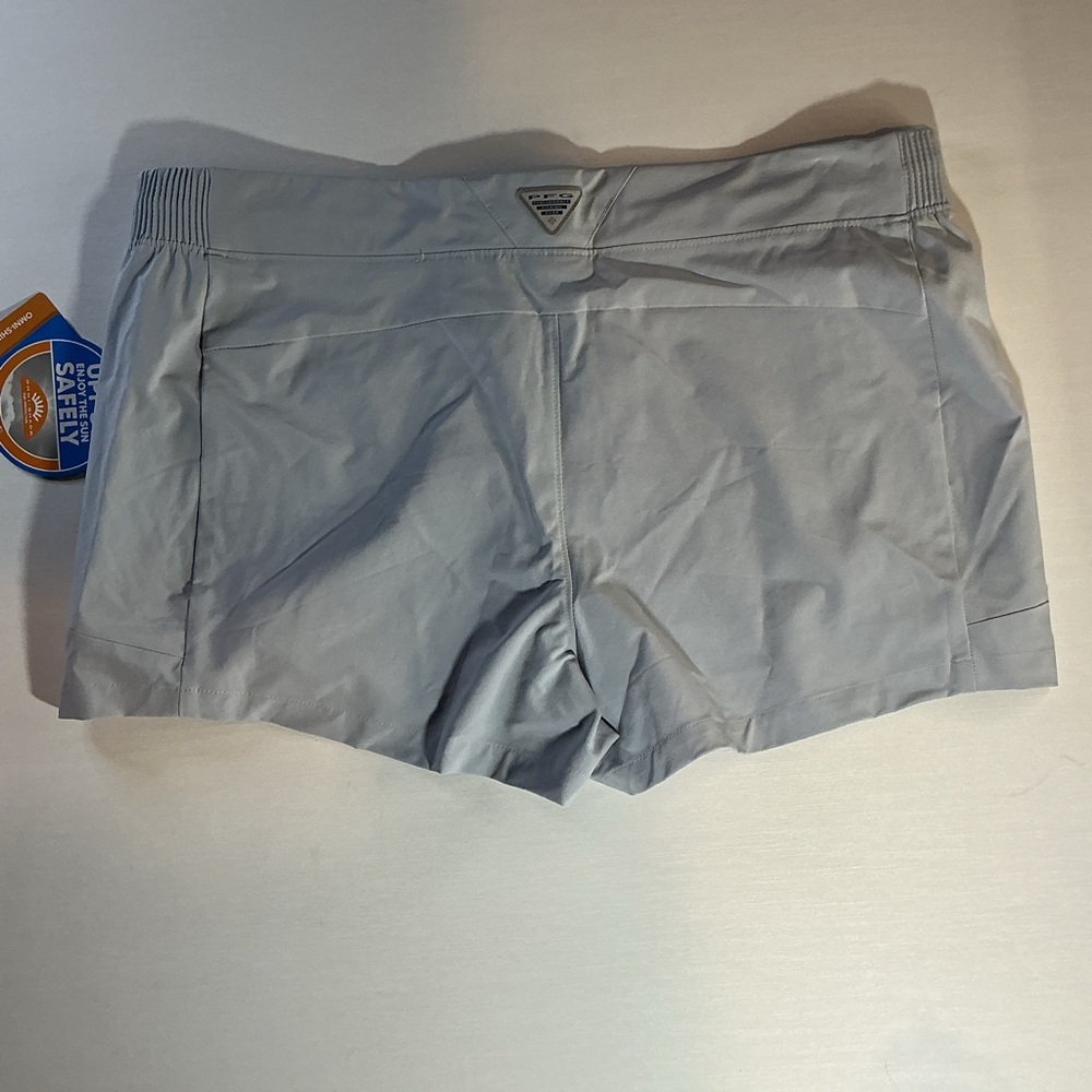 Columbia PFG Women's XL Light Gray Athletic Shorts 3” inseam NEW NWT - Picture 2 of 8